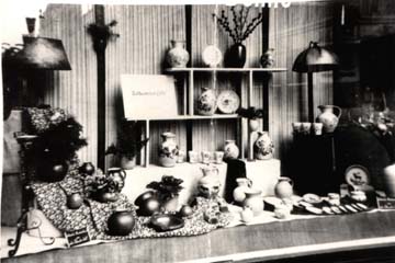 Ausstellung der Erzeugnisse aus "Tolkemiter Erde" auf der Messe in Leipzig 1943