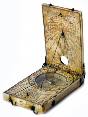 Zegar słoneczny typu norymberskiego, sygnowany: Hanns Troschel, kość słoniowa, Norymberga 1614 - 1631 r. Muzeum Mikołaja Kopernika we Fromborku